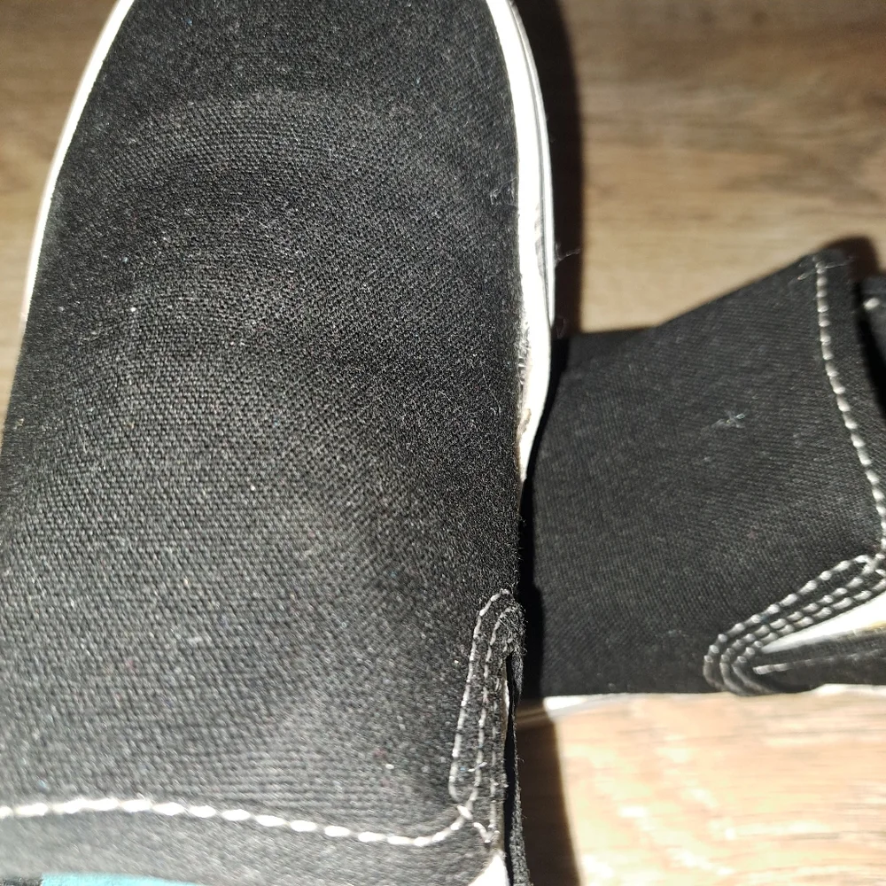 Wonder Nation Black Slip-On Sneakers Kids Shoes Size 4